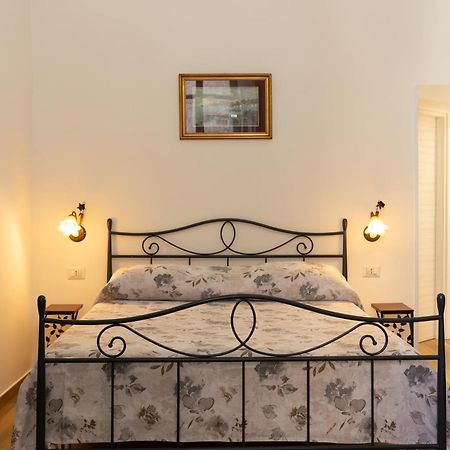 B&B Palazzo Sersale Napoli Εξωτερικό φωτογραφία