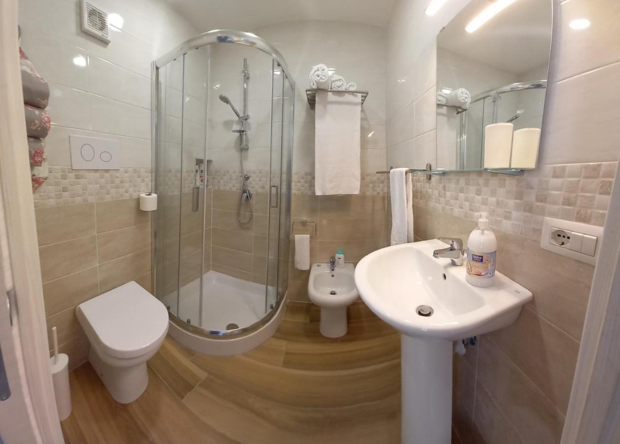 B&B Palazzo Sersale Napoli Εξωτερικό φωτογραφία