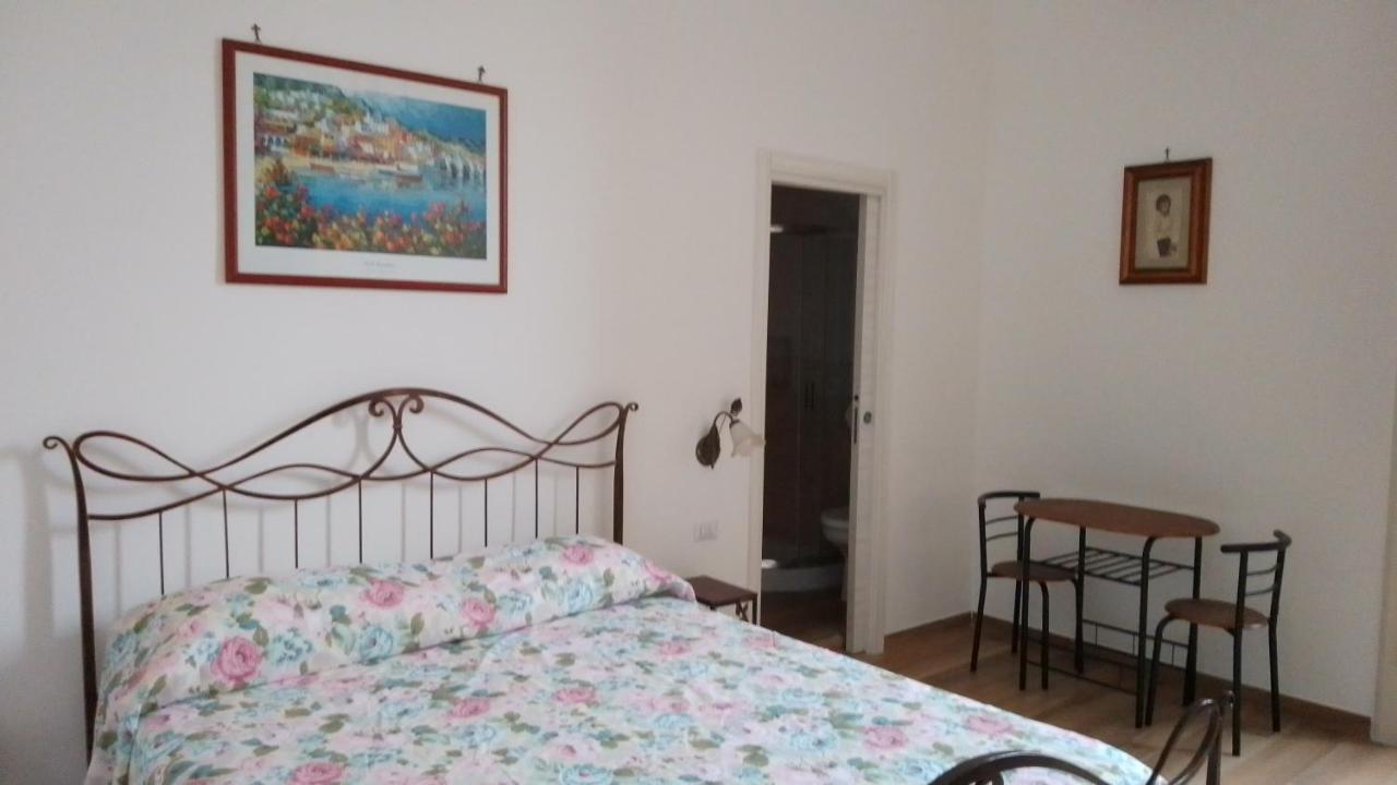 B&B Palazzo Sersale Napoli Εξωτερικό φωτογραφία