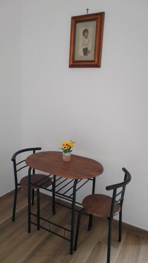 B&B Palazzo Sersale Napoli Εξωτερικό φωτογραφία