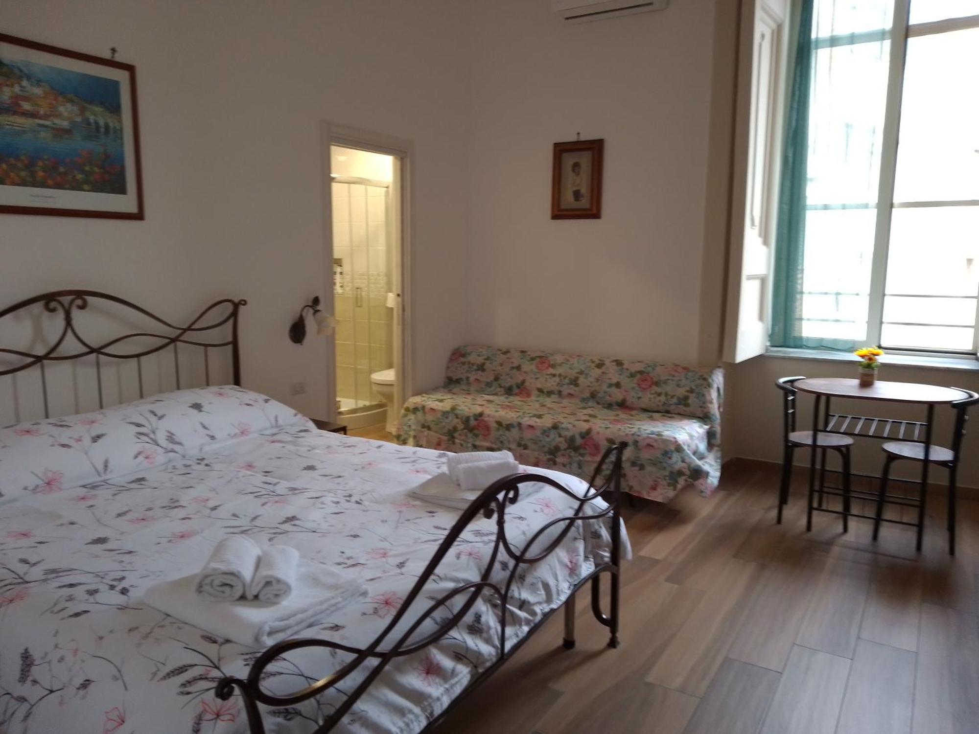 B&B Palazzo Sersale Napoli Εξωτερικό φωτογραφία