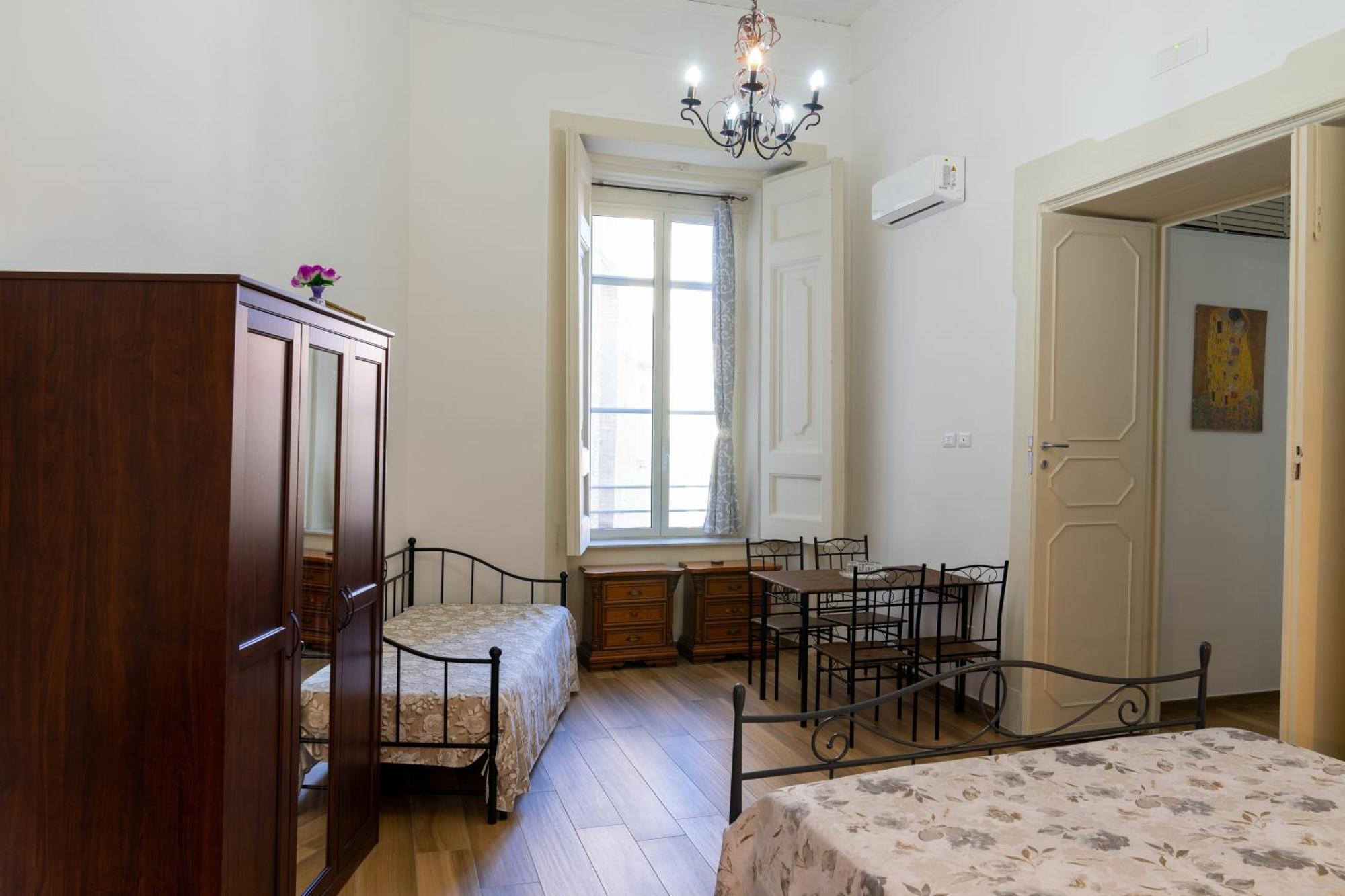 B&B Palazzo Sersale Napoli Εξωτερικό φωτογραφία