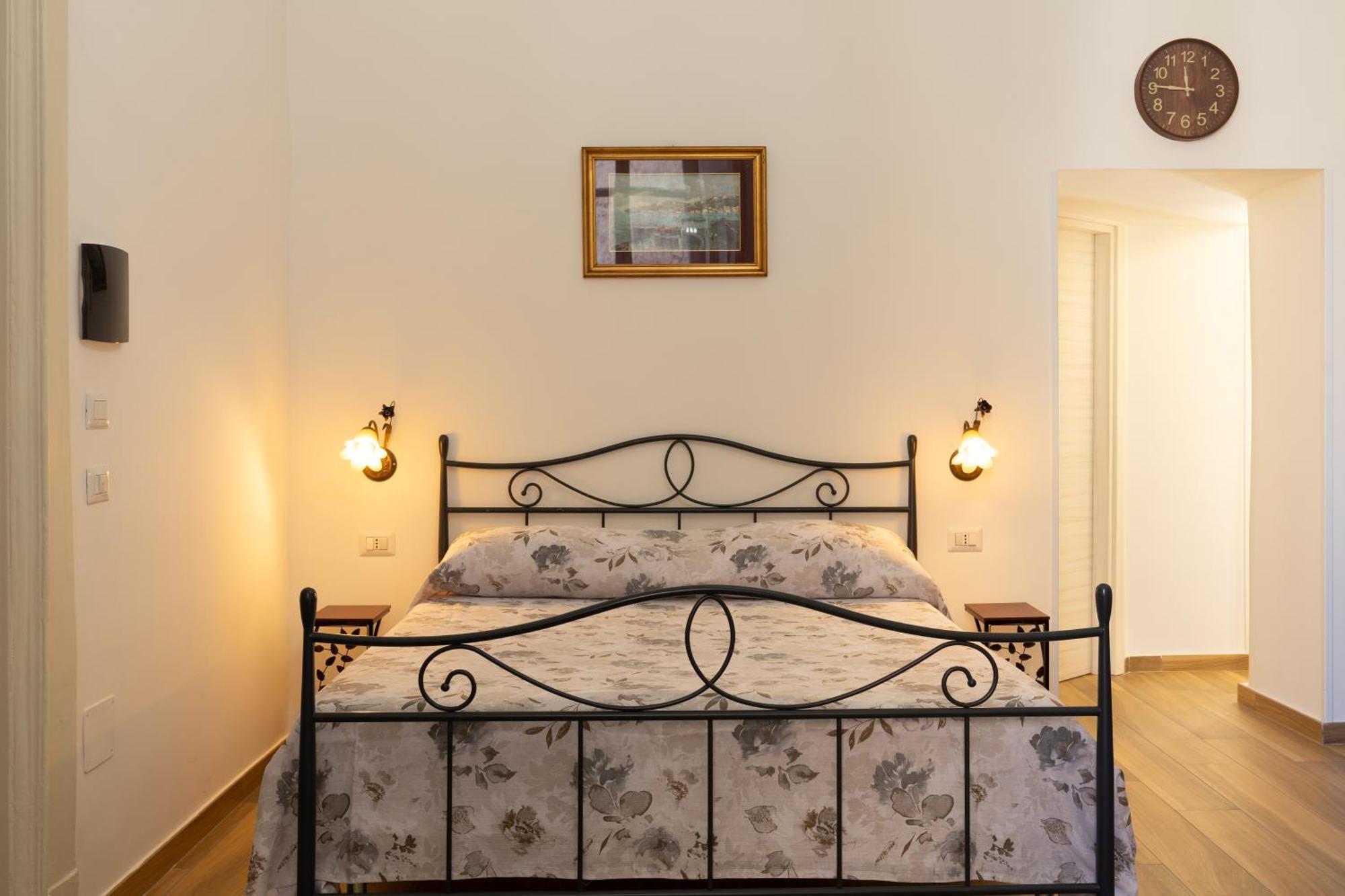 B&B Palazzo Sersale Napoli Εξωτερικό φωτογραφία