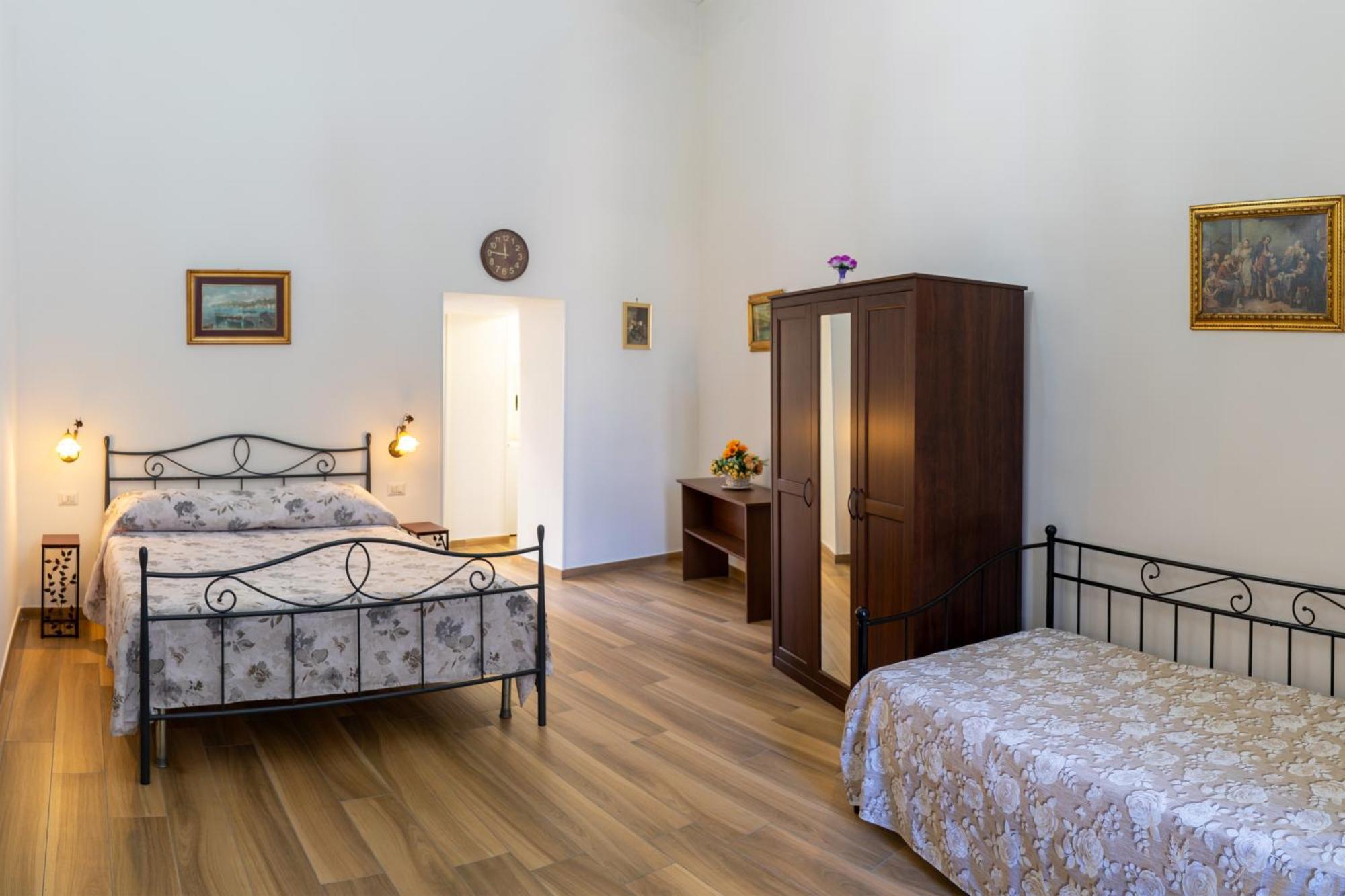B&B Palazzo Sersale Napoli Εξωτερικό φωτογραφία