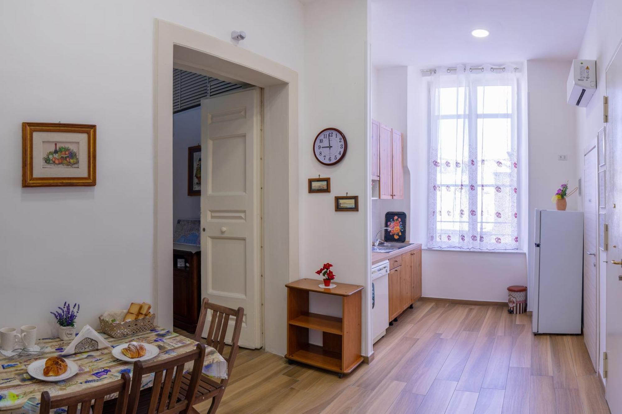 B&B Palazzo Sersale Napoli Εξωτερικό φωτογραφία