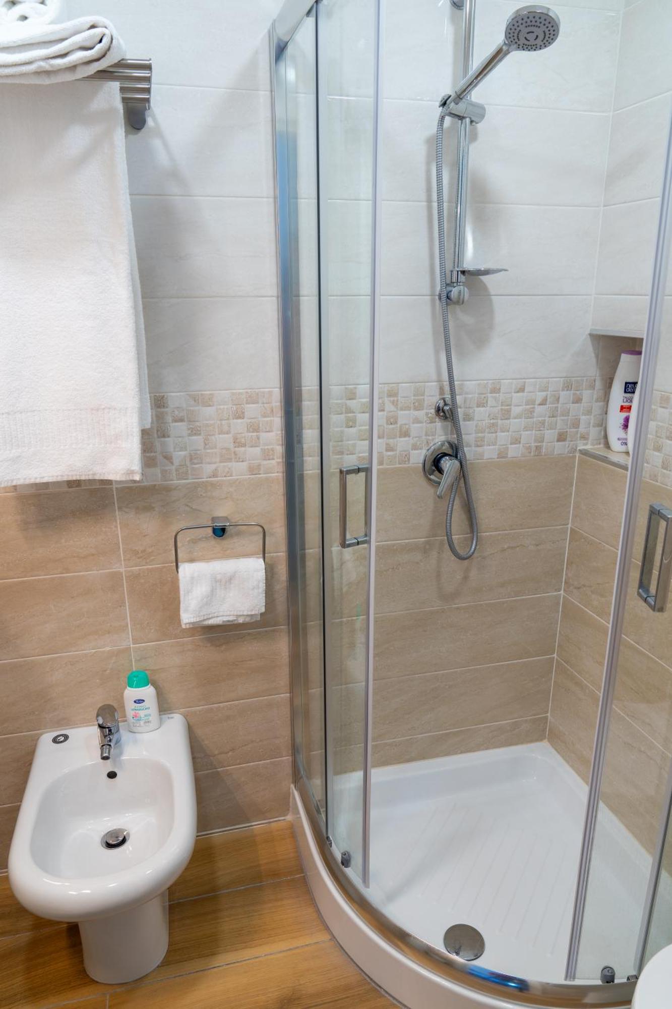 B&B Palazzo Sersale Napoli Εξωτερικό φωτογραφία